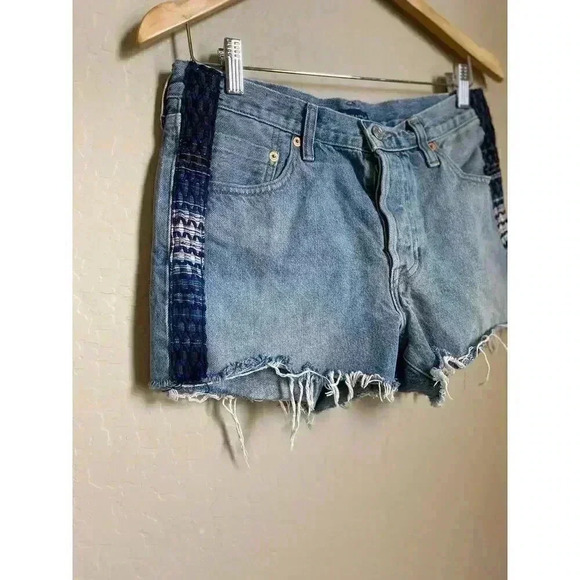 Levi's 501 Original Shorts Side Stripe Size 28 - Picture 5 of 13